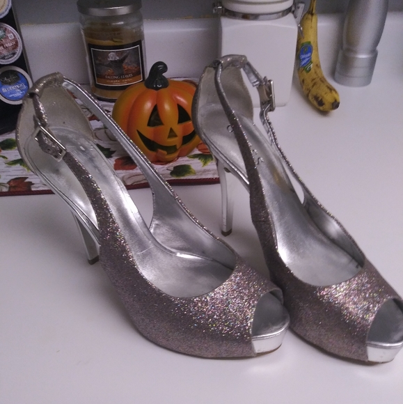 Glittery Guess heels size 8m - Picture 2 of 7